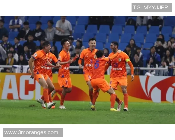 温暖足球明星的光辉时刻与感人故事：他们如何用行动传递爱与希望